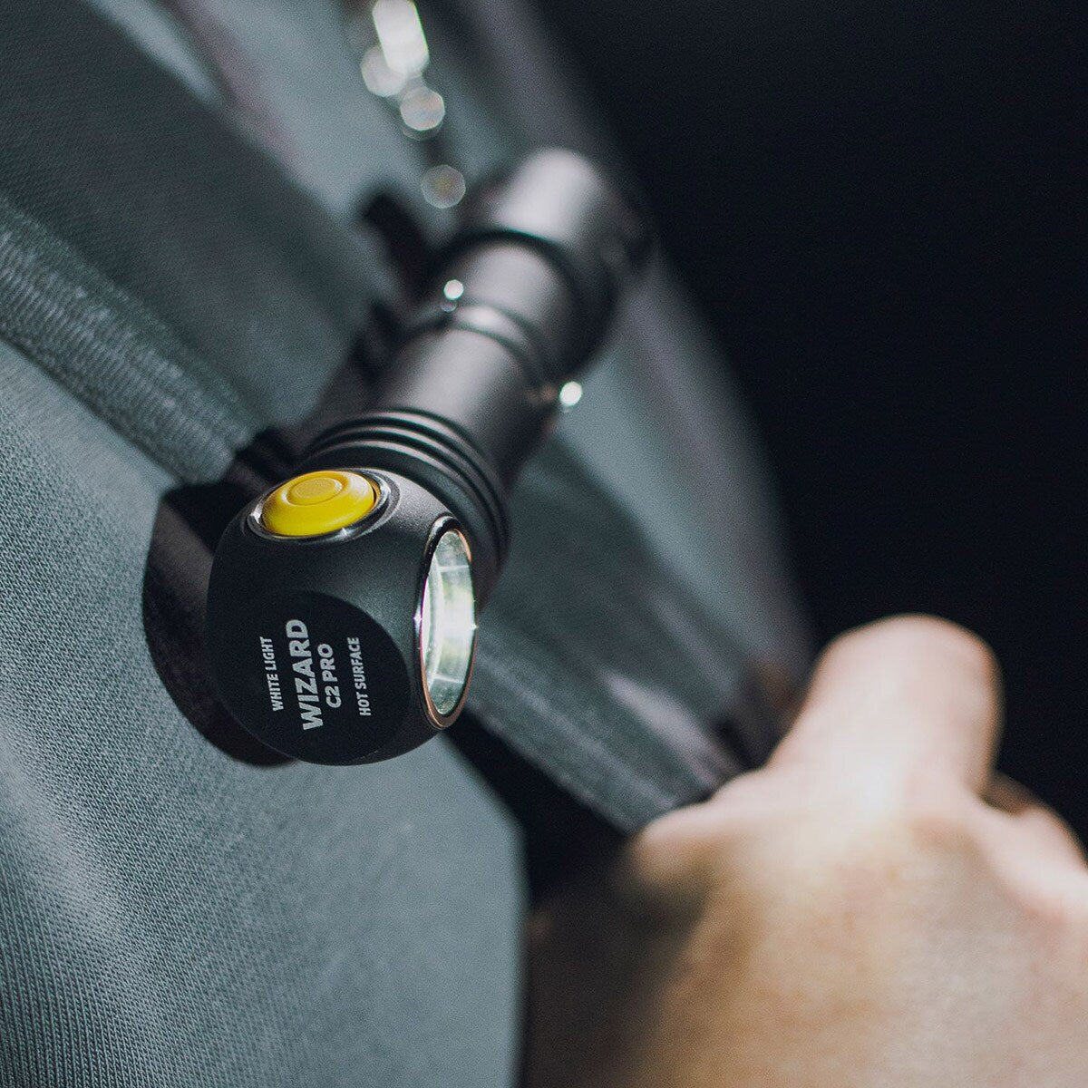 Latarka czołowa i kątowa Armytek Wizard C2 Pro Magnet USB Warm 3w1 - 2330 lumenów