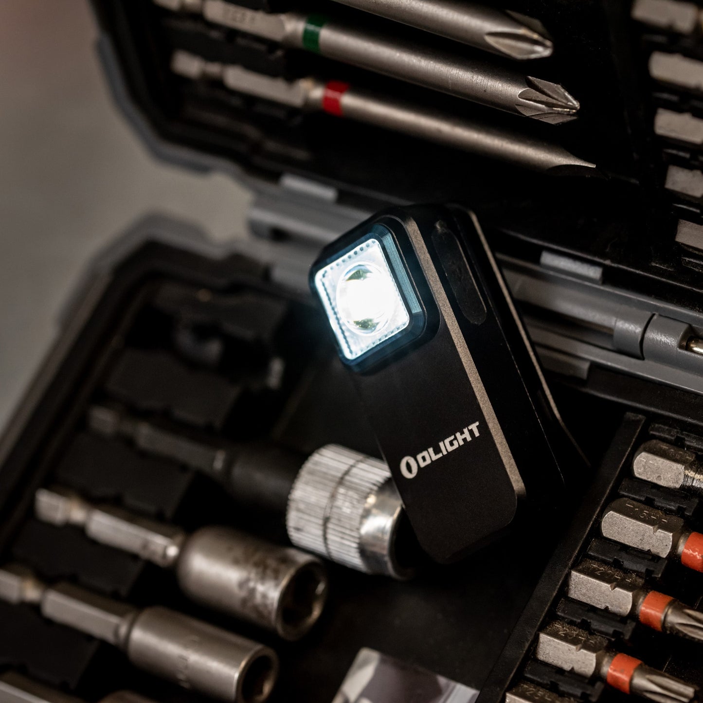 Latarka akumulatorowa Olight Oclip - 300 lumenów