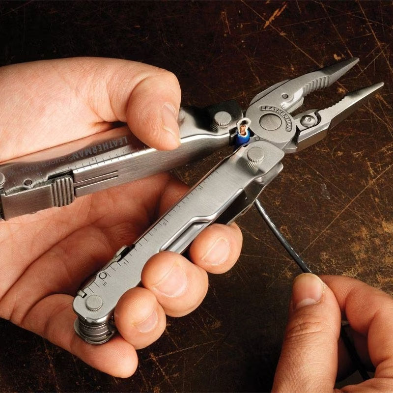 Multitool Leatherman Super Tool 300 Black z kaburą