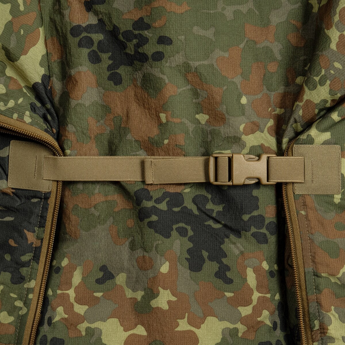 Ponczo Helikon Swagman Roll Climashield Apex z funkcją śpiwora - Flecktarn