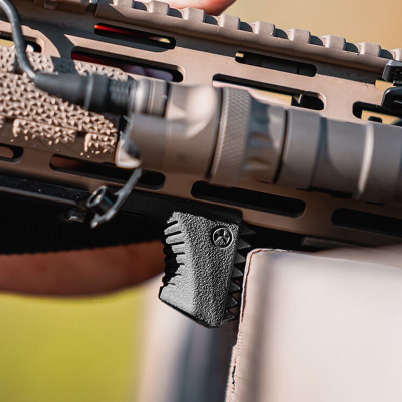 Chwyt przedni Magpul Barricade Stop M-LOK - Black