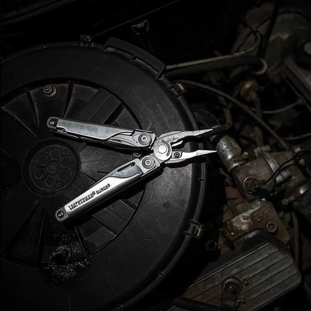 Multitool Leatherman Surge NEW z kaburą