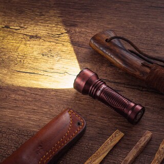 Latarka taktyczna Olight Javelot Mini Antique Bronze - 1000 lumenów
