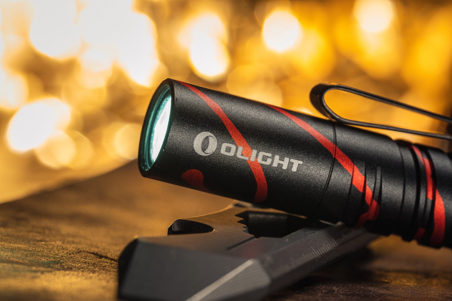 Latarka Olight I3T EOS Black Lava - 180 lumenów