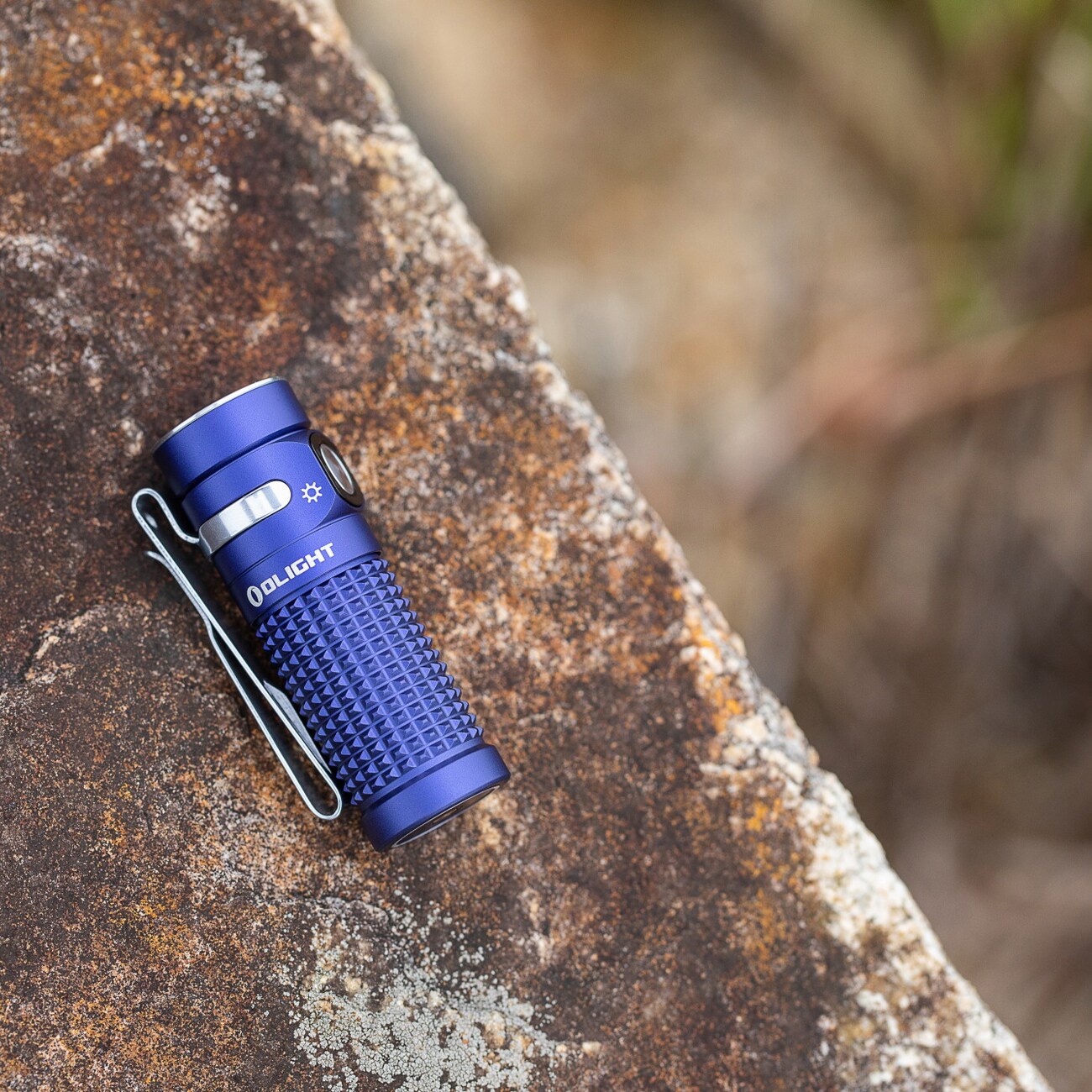 Latarka akumulatorowa Olight Baton 4 Regal Blue - 1300 lumenów