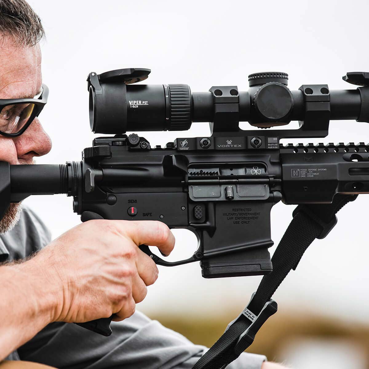 Magazynek 10 nabojowy Magpul PMAG 10 AR/M4 GEN M3 kal. 5.56x45 mm do karabinków AR15/M4/M16/HK416 - Black