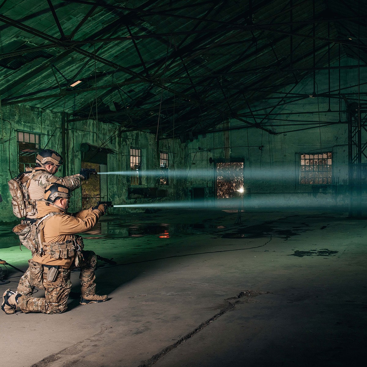 Latarka laserowa na broń Olight LEP Valkyrie Turbo Desert Tan - 250 lumenów