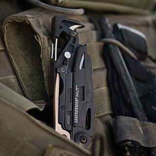 Multitool Leatherman MUT z kaburą MOLLE - Black