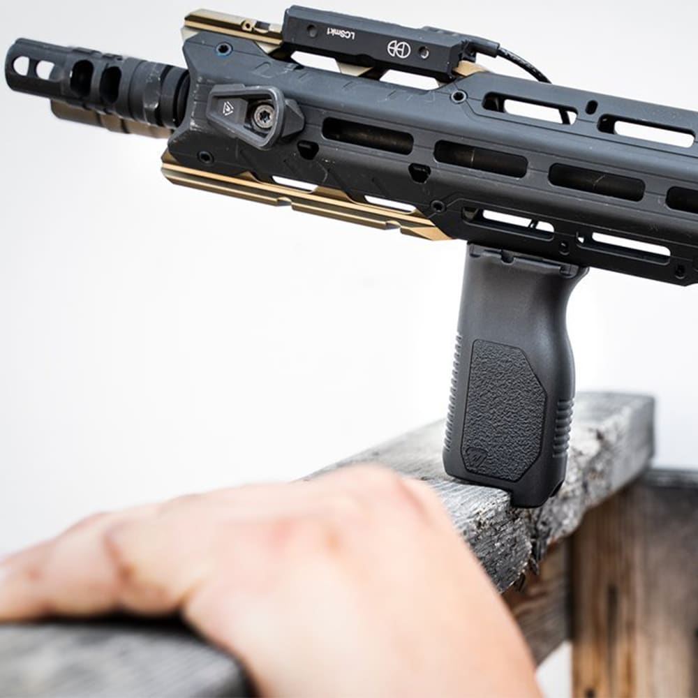 Chwyt przedni Strike Industries M-LOK Angled Vertical Grip Long - Black
