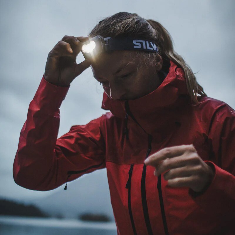 Latarka czołowa Silva Discover Hybrid Black - 500 lumenów