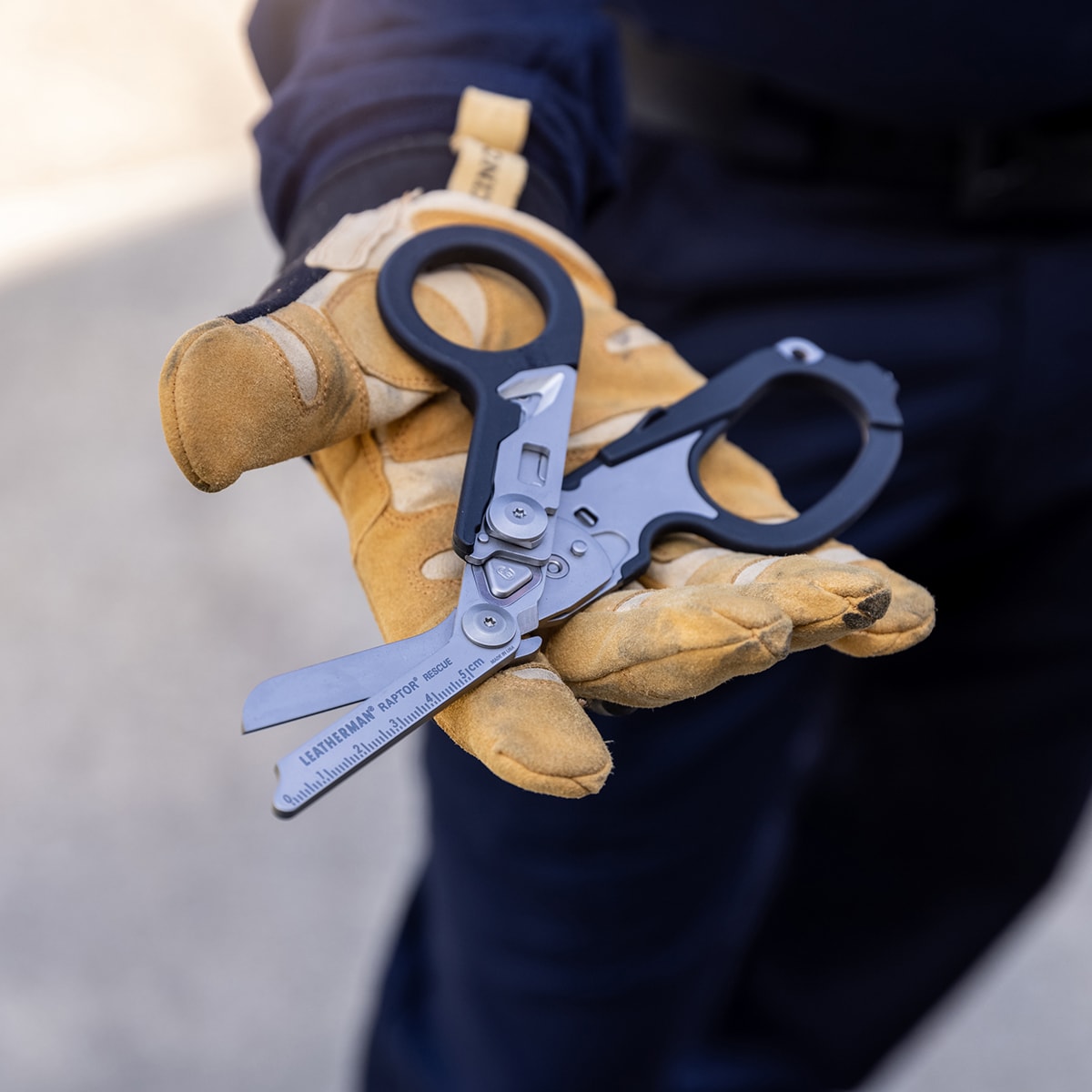 Multitool Leatherman Raptor Rescue Black z kaburą