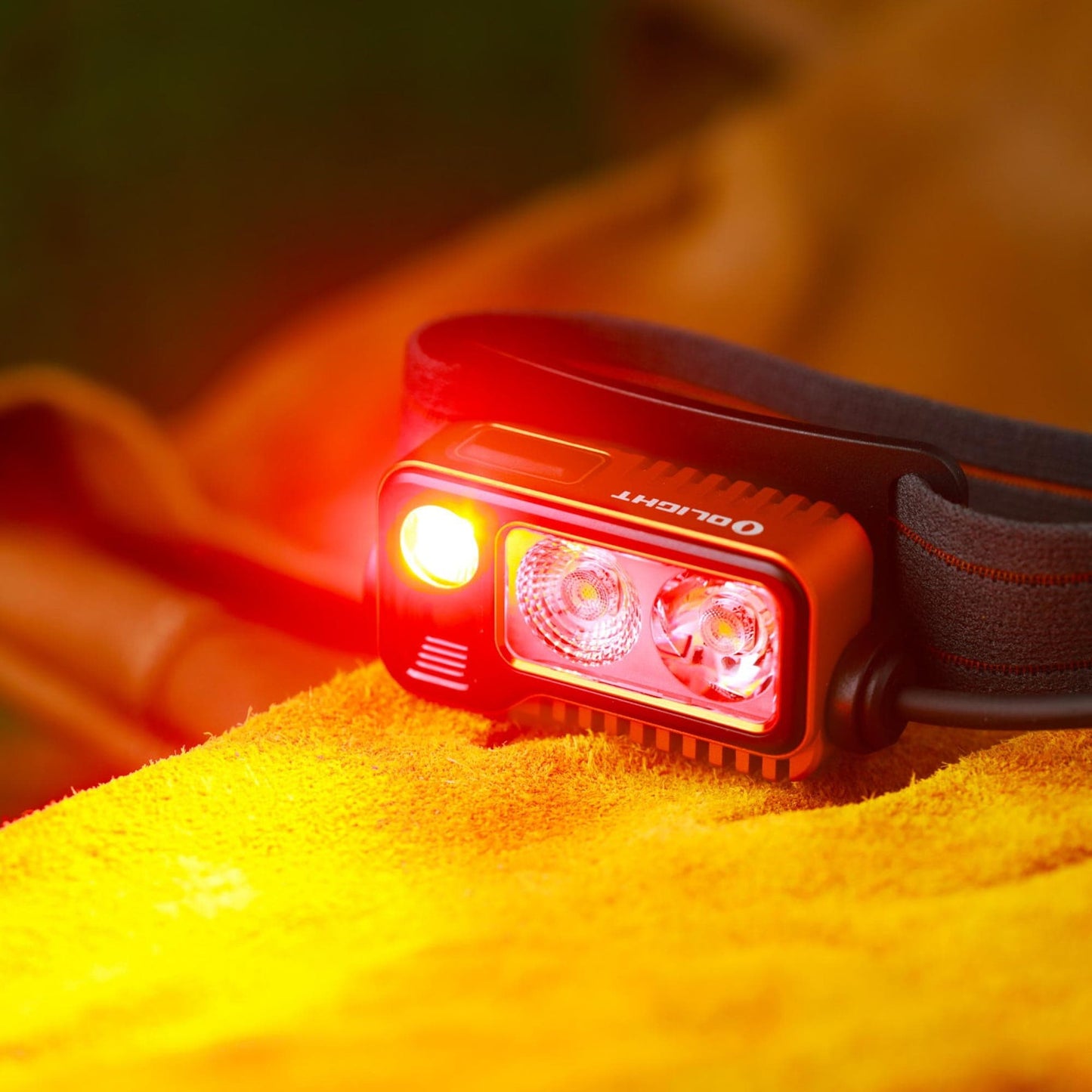 Latarka czołowa Olight Array 2 Pro Orange - 1500 lumenów