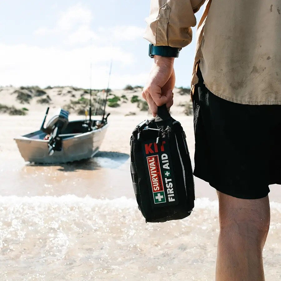 Apteczka Survival Vehicle First Aid Kit z wyposażeniem