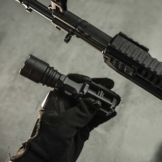 Latarka na broń Armytek Parma C2 Pro Black - 1500 lumenów