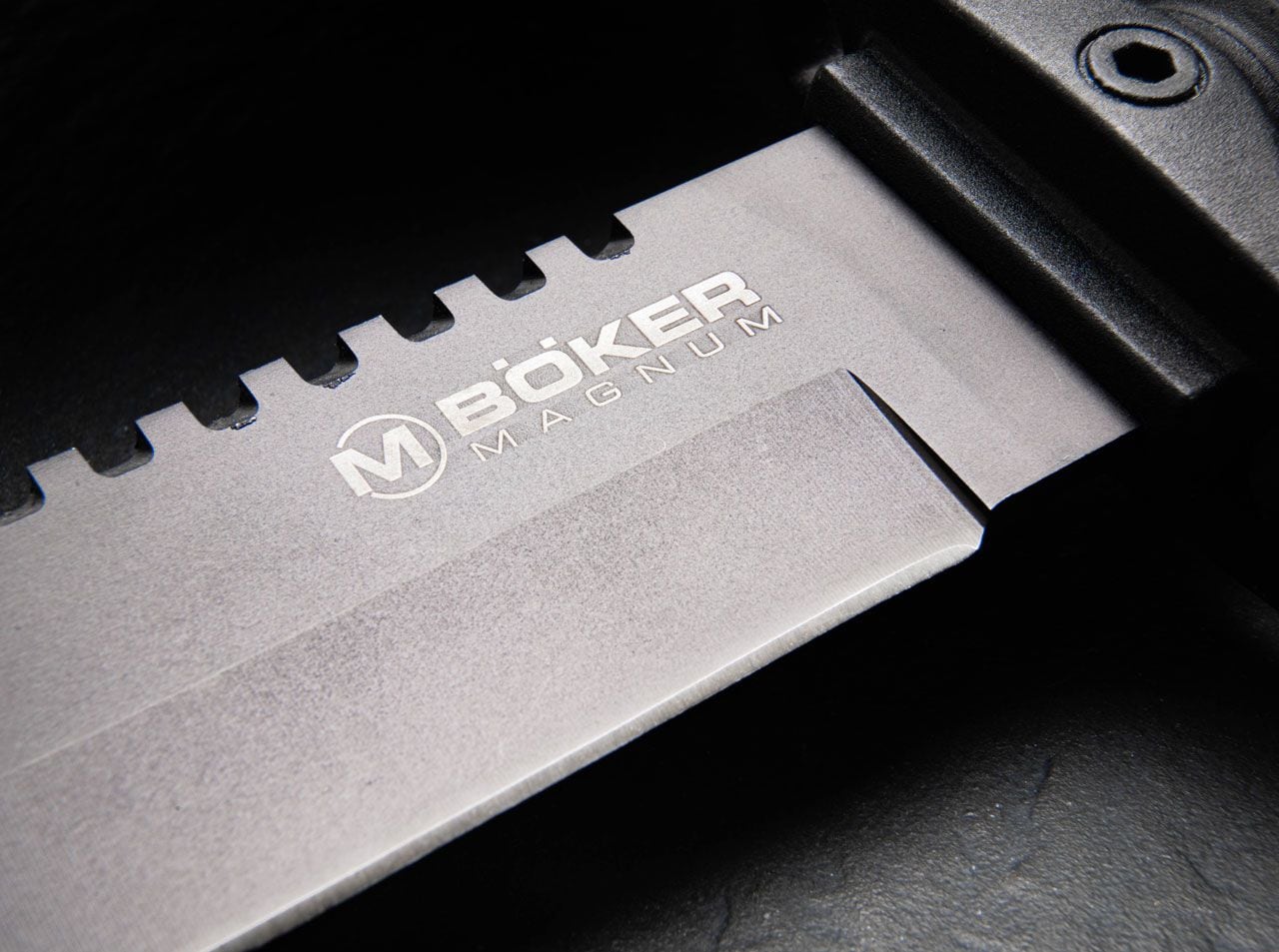 Nóż Boker Magnum John Jay Survival Knife