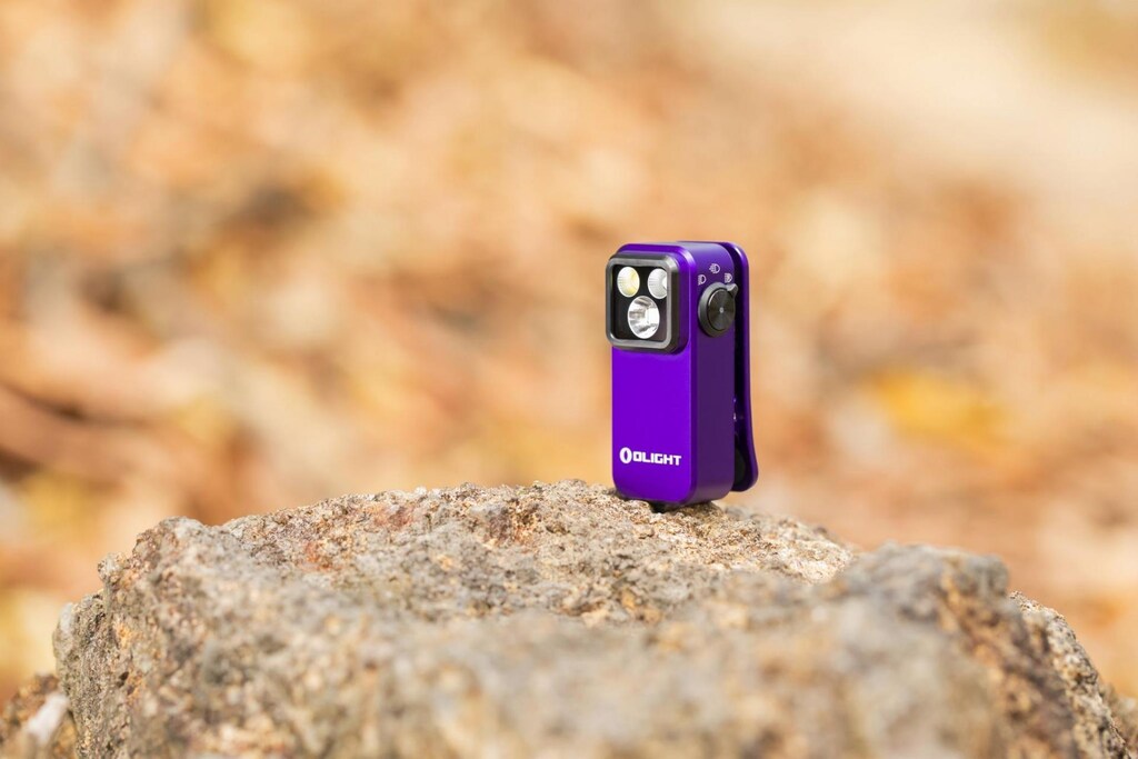 Latarka akumulatorowa Olight Oclip Pro Purple - 500 lumenów