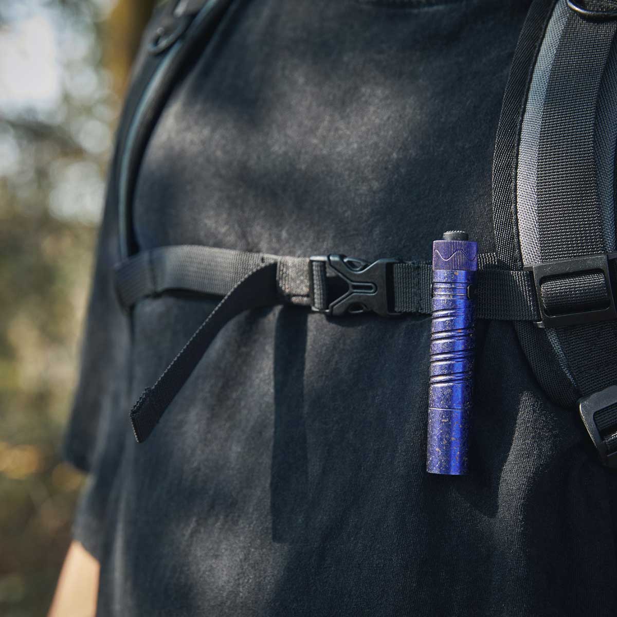 Latarka Olight I5R EOS Limited Edition Ice Flower Periwinkle Blue - 350 lumenów