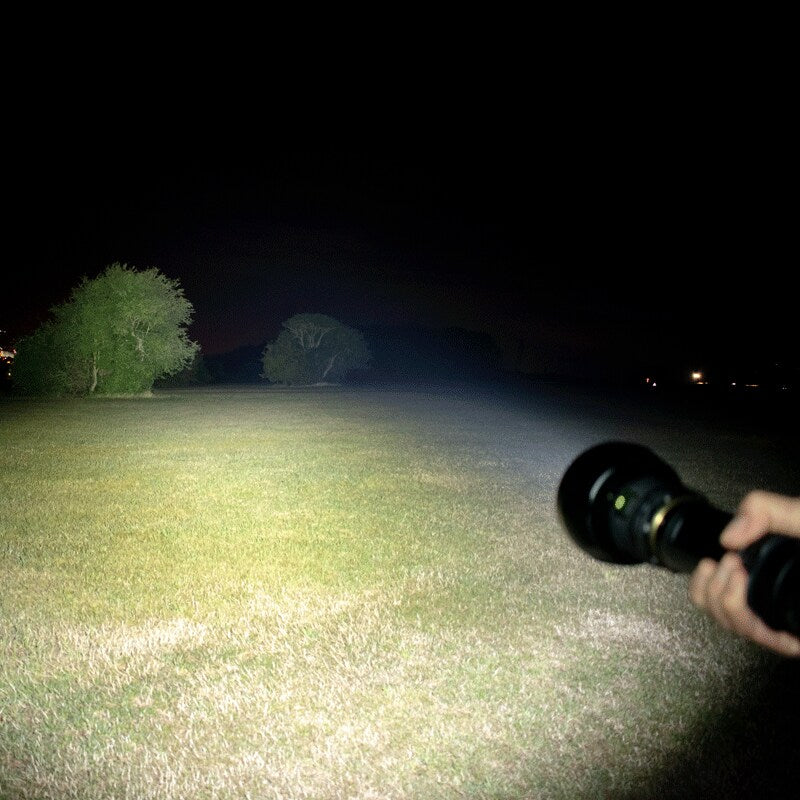 Latarka NightSearcher Magnum - 11600 lumenów