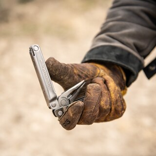 Multitool Leatherman Bond z kaburą