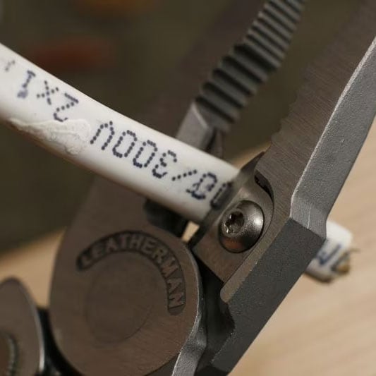 Multitool Leatherman Rebar z kaburą