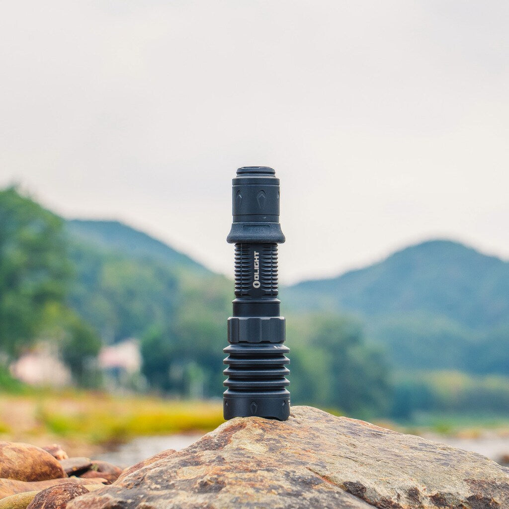 Latarka taktyczna Olight Warrior X 4 Matte Black - 2600 lumenów