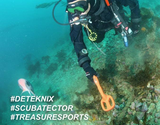 Wykrywacz metali Quest Scuba Tector - pomarańczowy