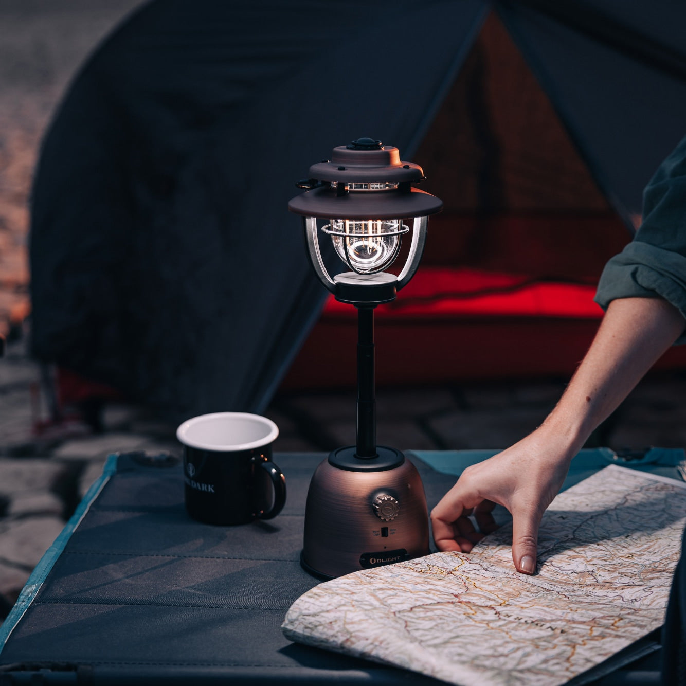 Lampa kempingowa Olight Olantern Stretch Vintage Copper - 500 lumenów