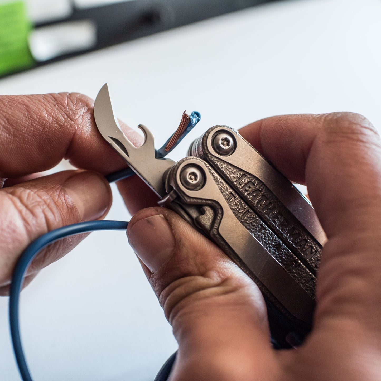 Multitool Leatherman Charge TTi Plus z kaburą