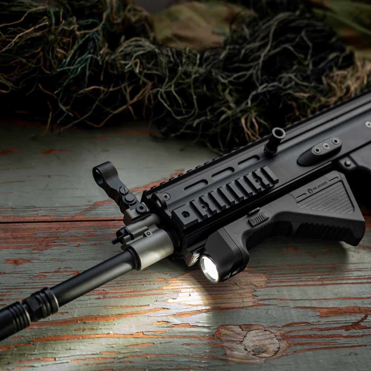 Latarka taktyczna Olight Sigurd Black - 1450 lumenów
