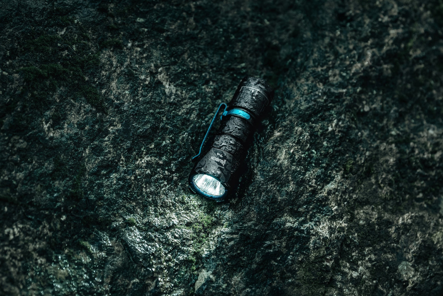 Latarka Wuben T4 Black - 850 lumenów