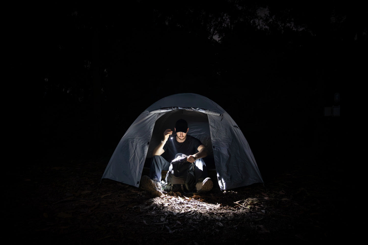 Latarka Olight ArkPro Class 1 Cool White Silver Graphite - 1500 lumenów