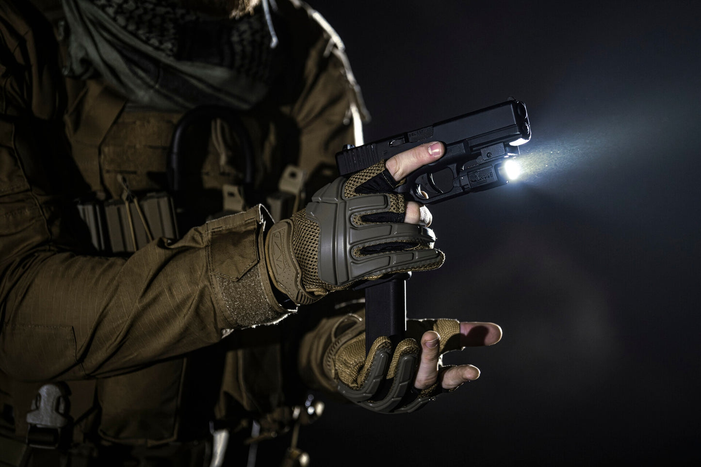 Latarka na broń Olight PL Mini 3 Valkyrie Black - 600 lumenów
