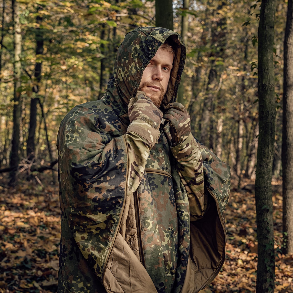 Ponczo Helikon Swagman Roll Climashield Apex z funkcją śpiwora - Flecktarn
