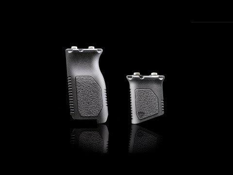 Chwyt przedni Strike Industries M-LOK Angled Vertical Grip Short - Flat Dark Earth