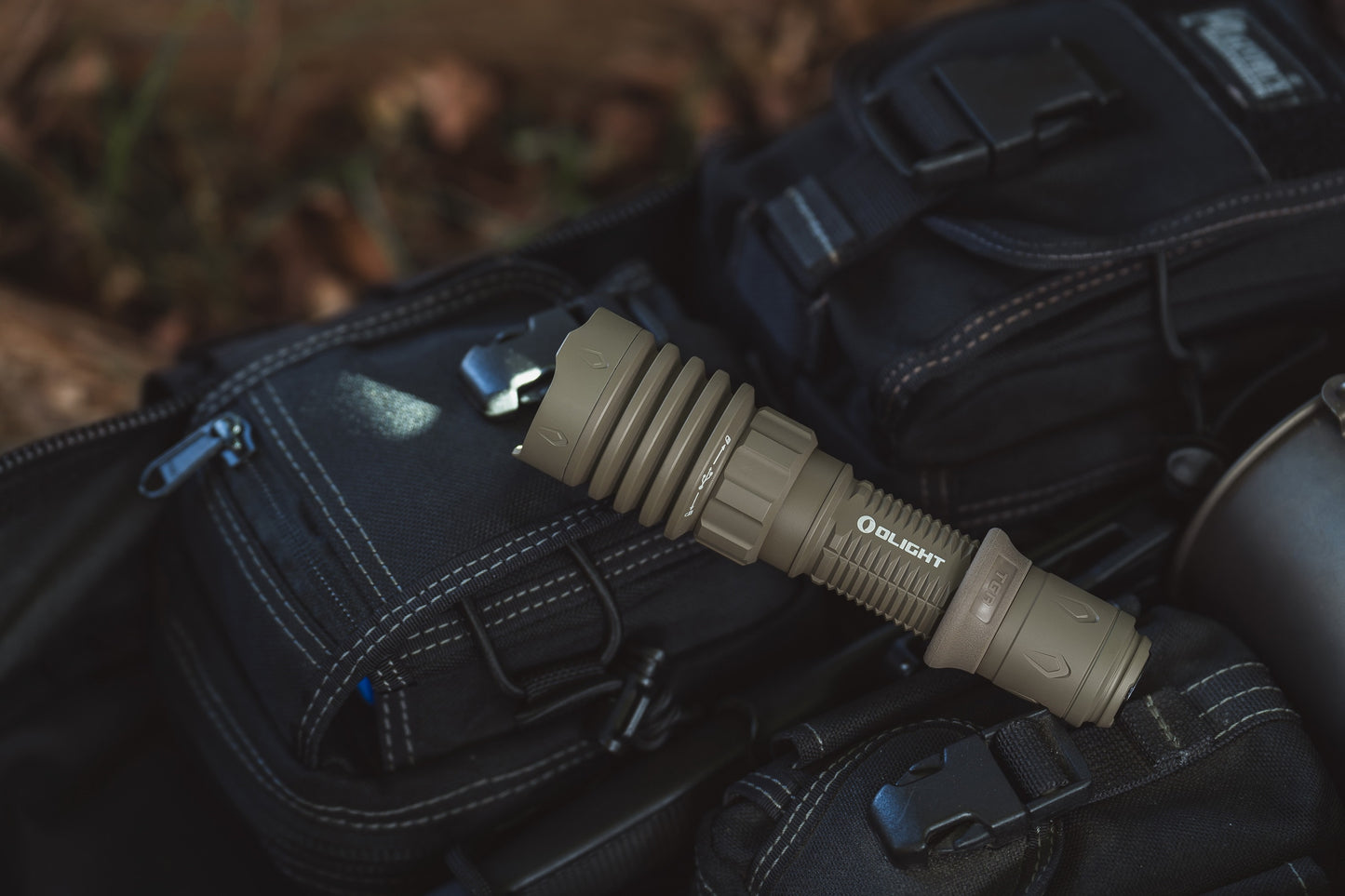 Latarka taktyczna Olight Warrior X 4 Flat Dark Earth - 2600 lumenów