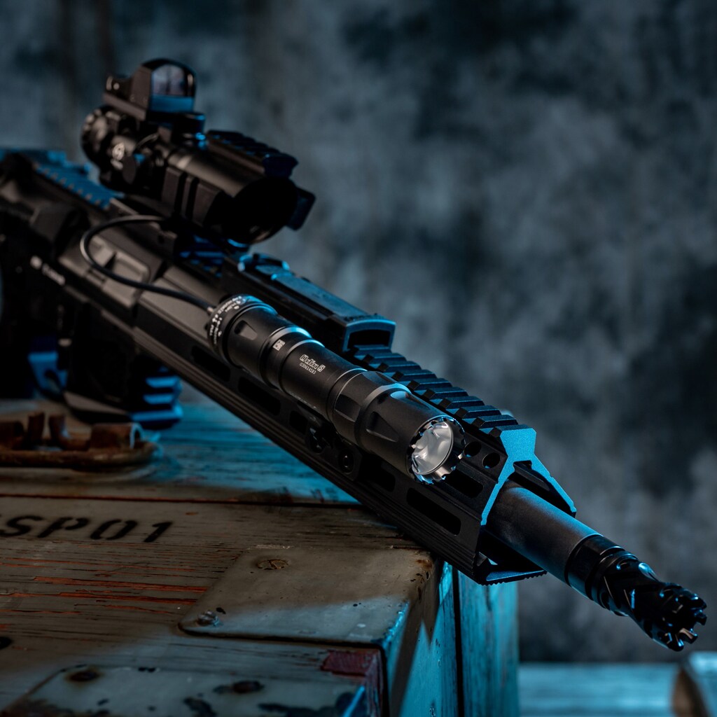 Latarka na broń Olight Odin S Matte Black z montażem - 1500 lumenów
