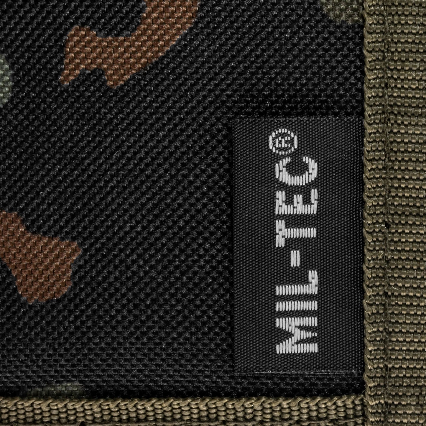 Portfel Mil-Tec z łańcuszkiem - Flecktarn