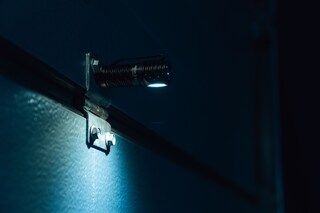 Latarka czołowa i kątowa Olight Perun 3 Mini Cool White Black z opaską - 1250 lumenów