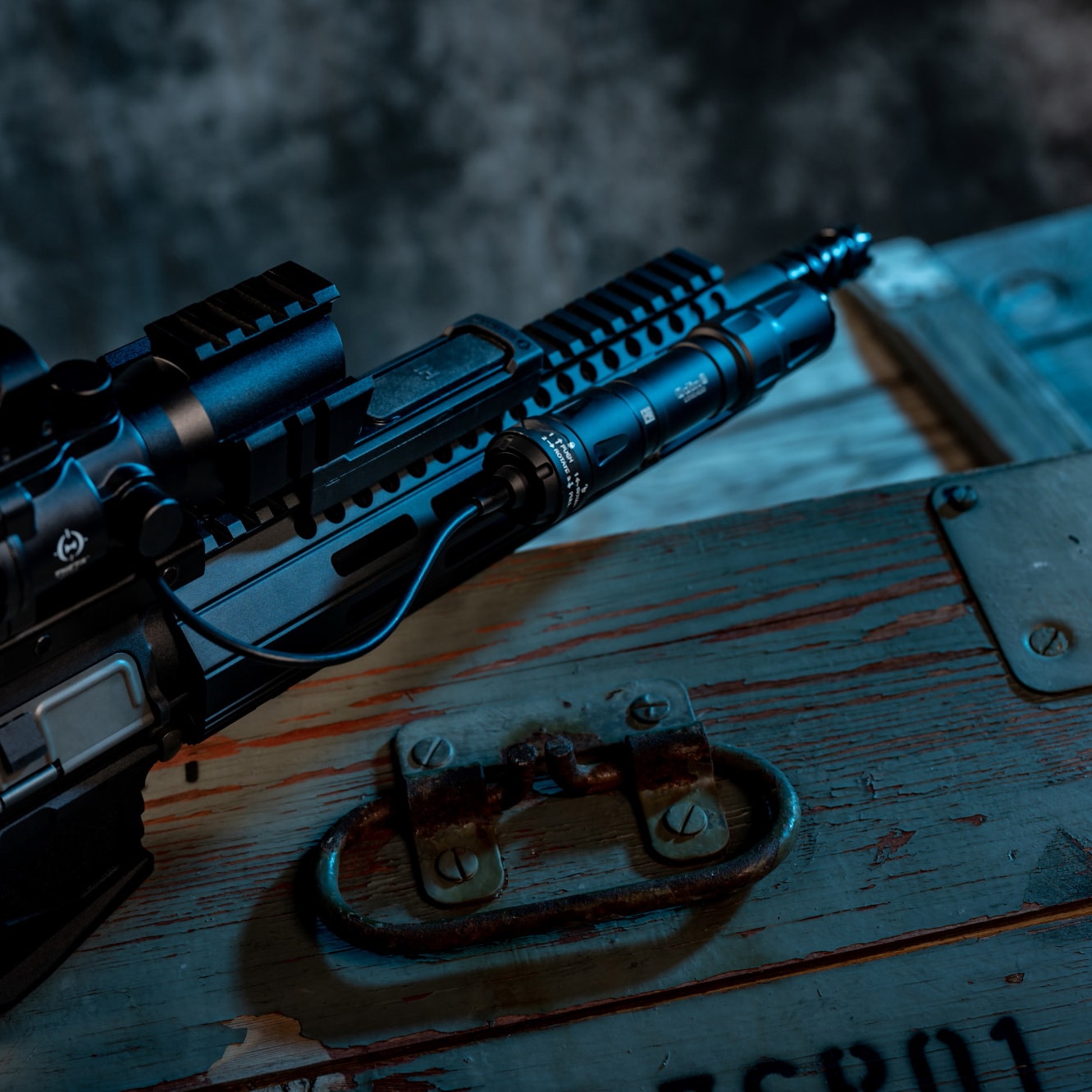 Latarka na broń Olight Odin S Matte Black z montażem - 1500 lumenów