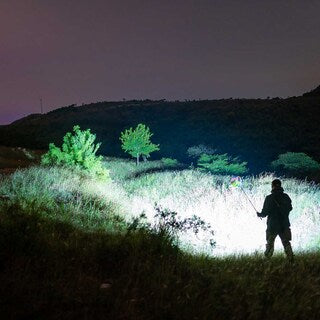 Latarka ze wskaźnikiem laserowym Olight Arkfeld Cool White Orange - 1000 lumenów