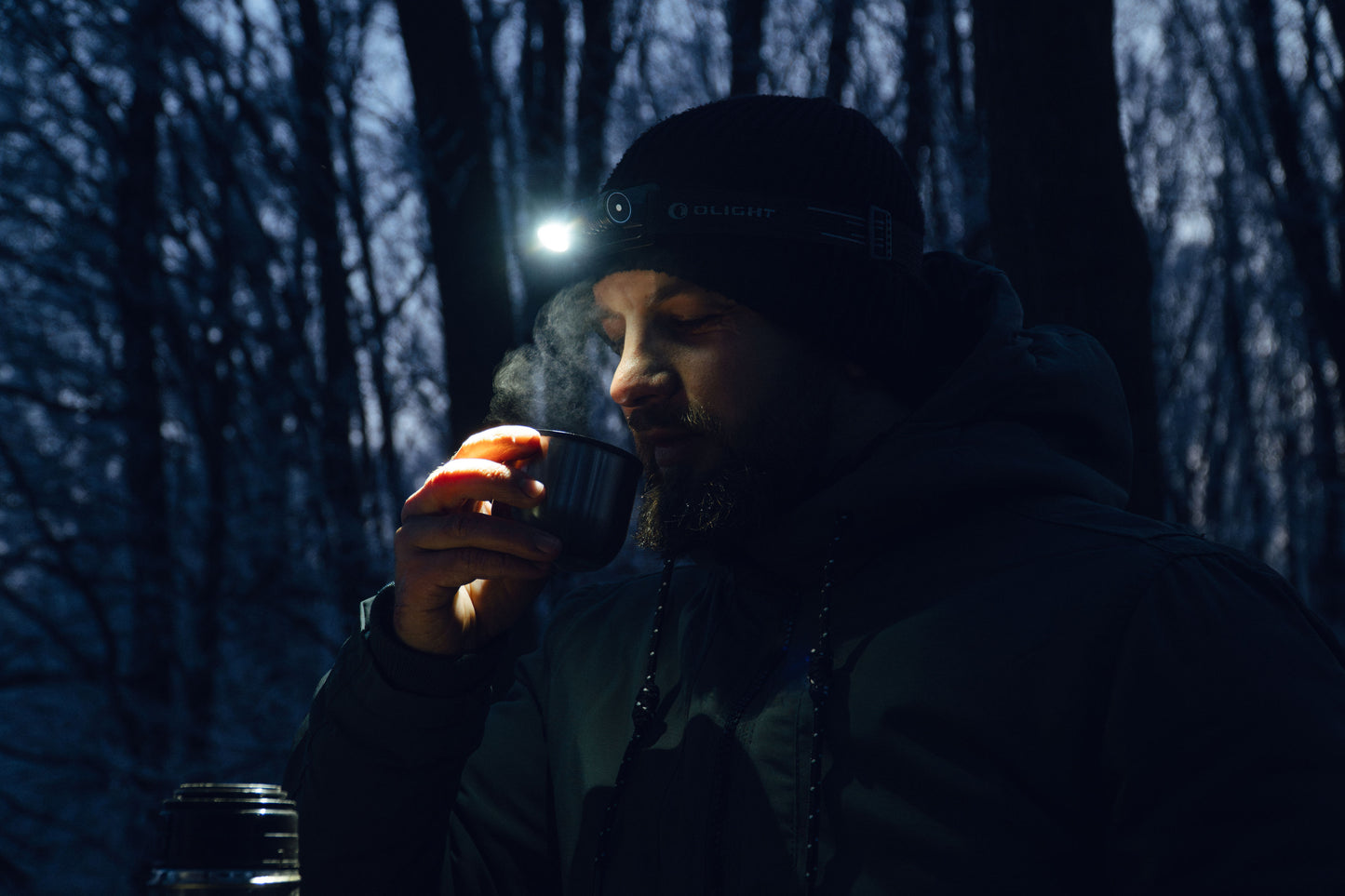Latarka czołowa i kątowa Olight Perun 3 Mini Cool White Black z opaską - 1250 lumenów