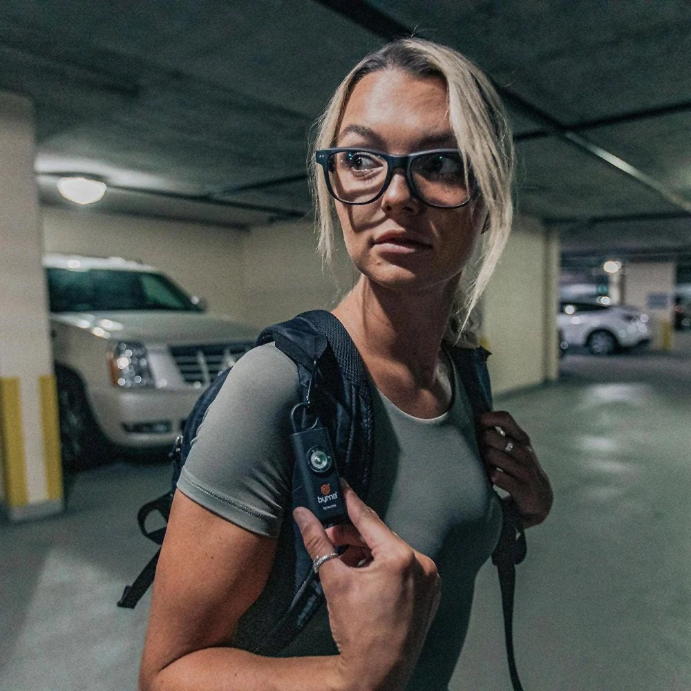 Alarm osobisty Byrna Banshee z latarką - Black