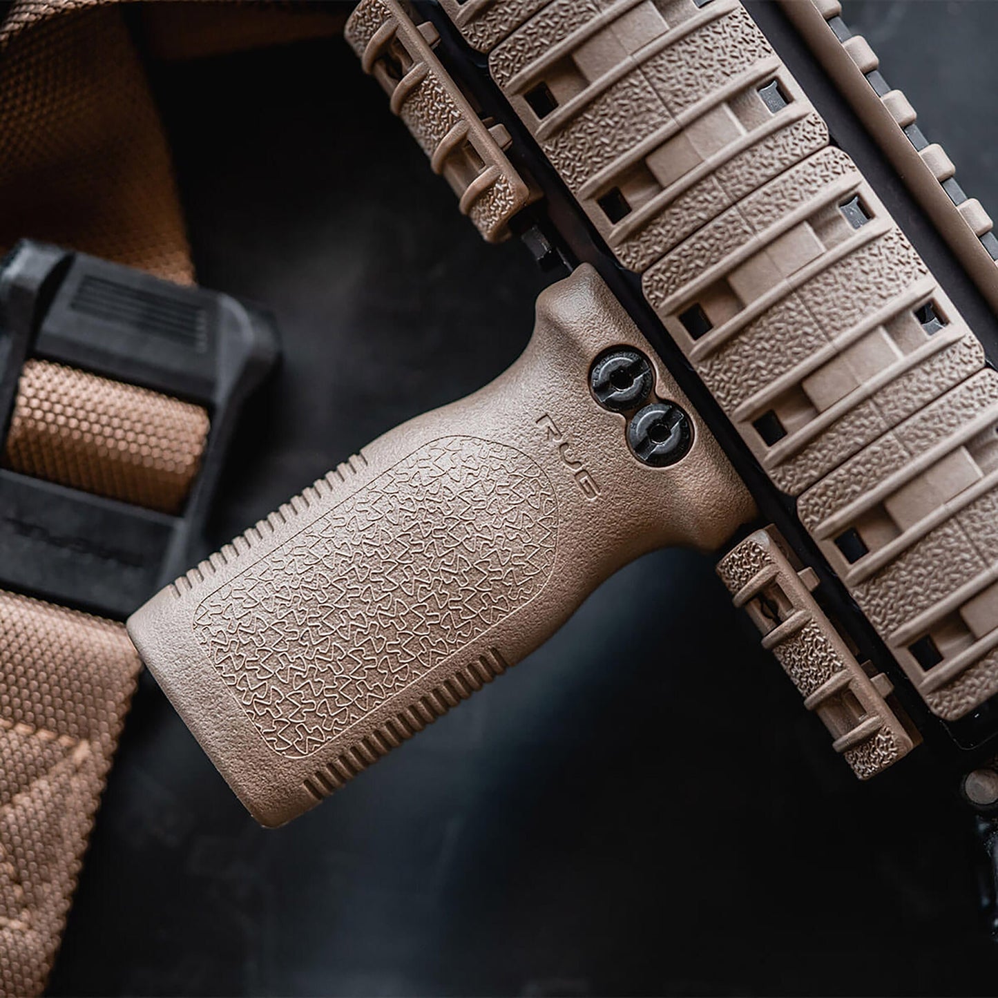 Chwyt przedni Magpul RVG - Flat Dark Earth