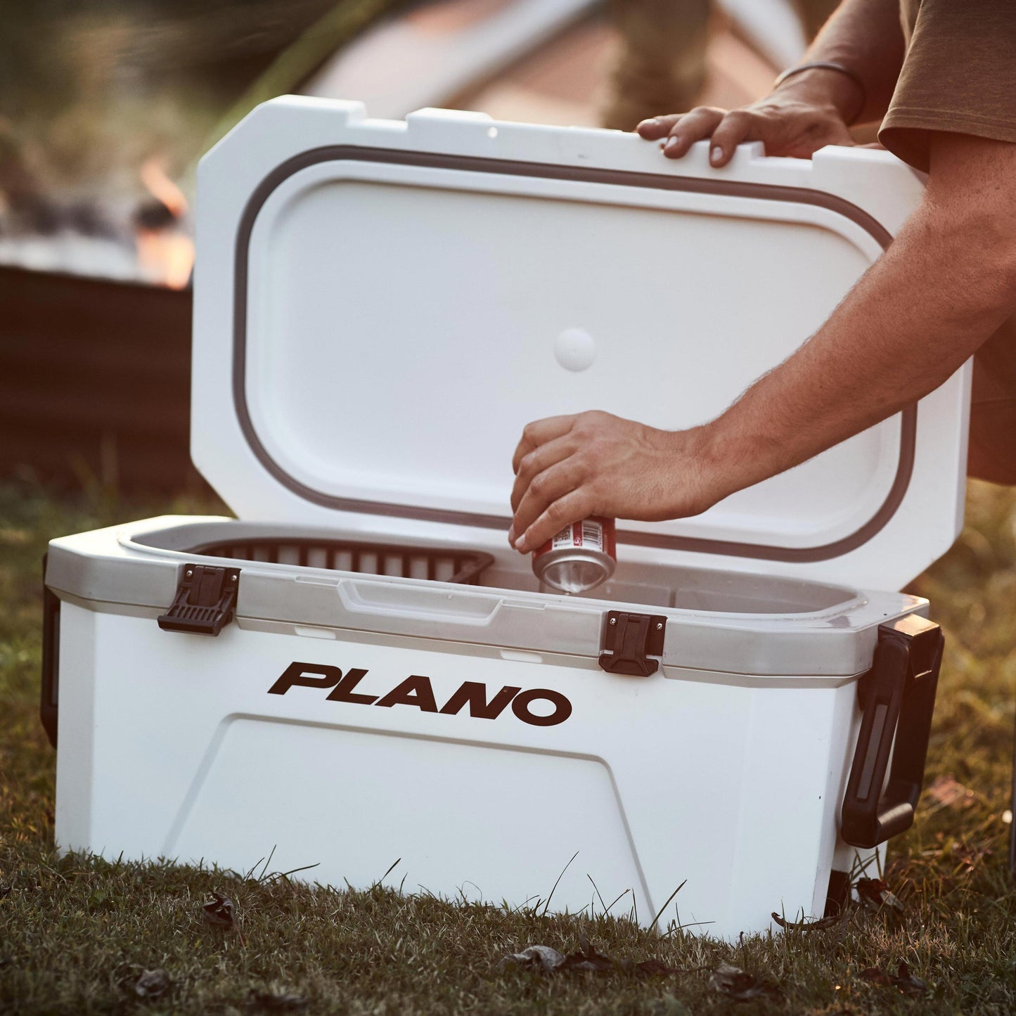 Lodówka turystyczna Plano Outdoors Frost Cooler 30 l - White