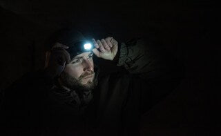Latarka czołowa Mil-Tec LED 4 Color Black - 65 lumenów
