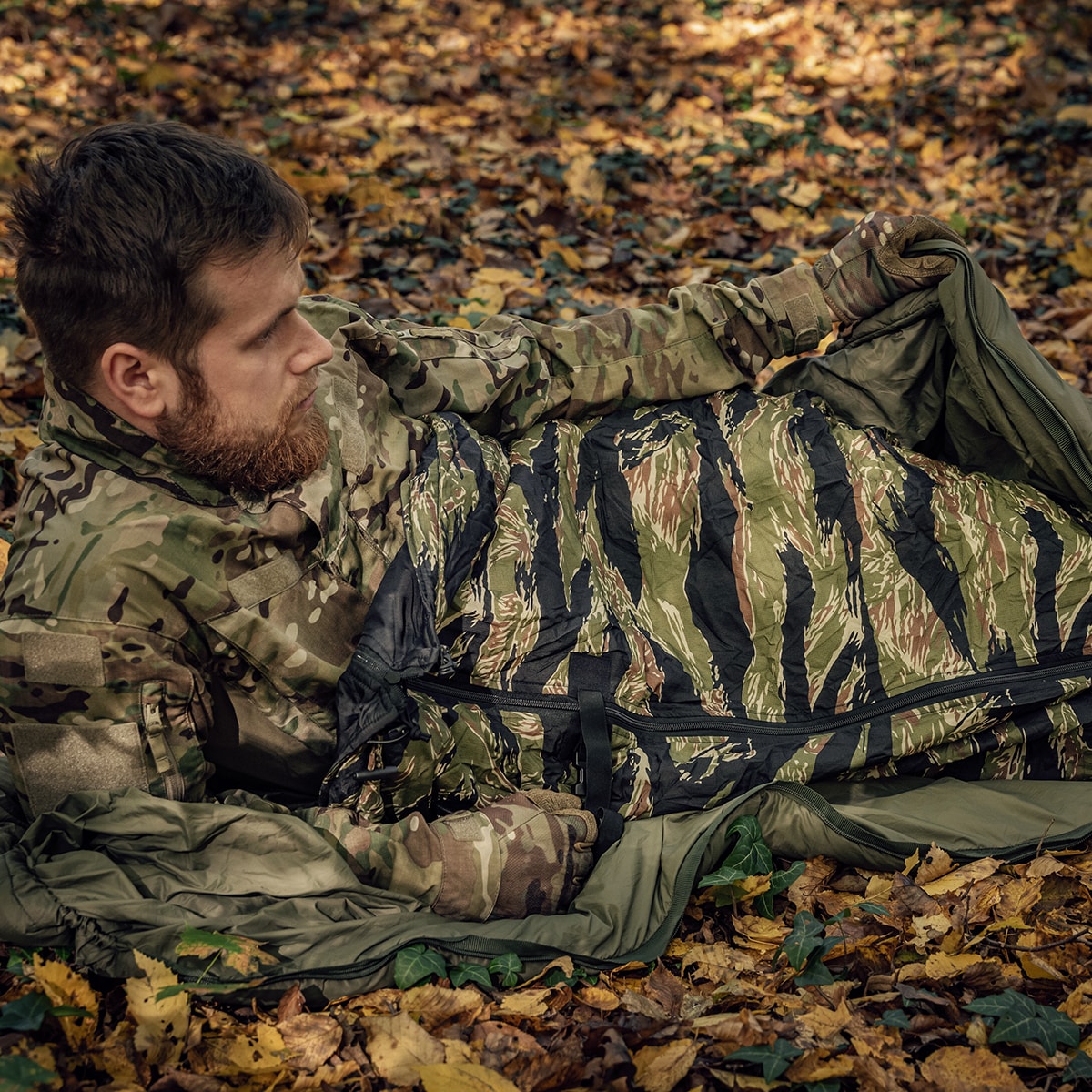 Ponczo Helikon Swagman Roll Climashield Apex z funkcją śpiwora - Tiger Stripe