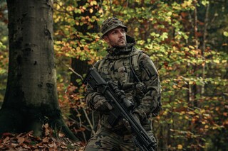 Ładownica Helikon Tourniquet Pouch na stazę taktyczną - wz.93 Pantera PL Woodland