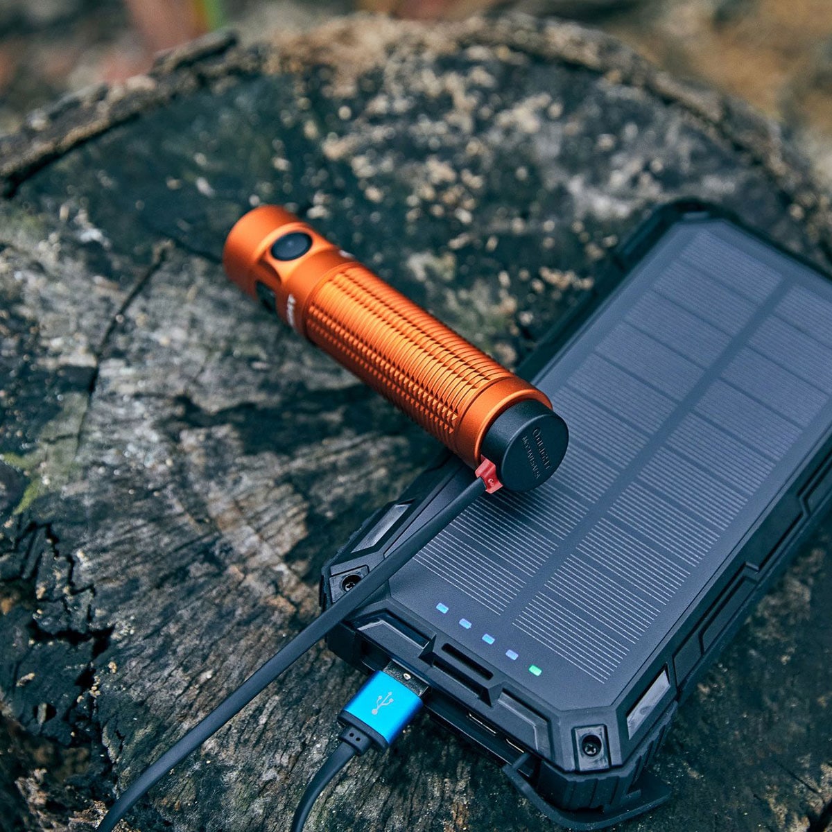 Latarka akumulatorowa Olight Baton 3 Pro Max Cool White Orange - 2500 lumenów