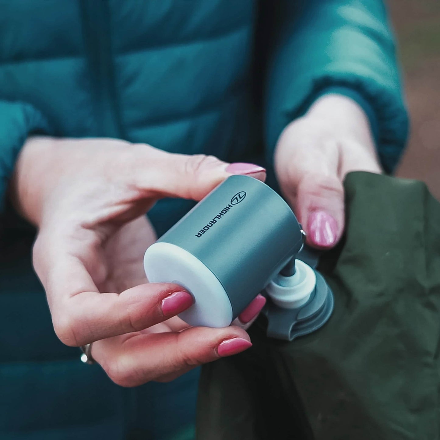 Pompka elektryczna Highlander Outdoor Wee Banshee z lampą