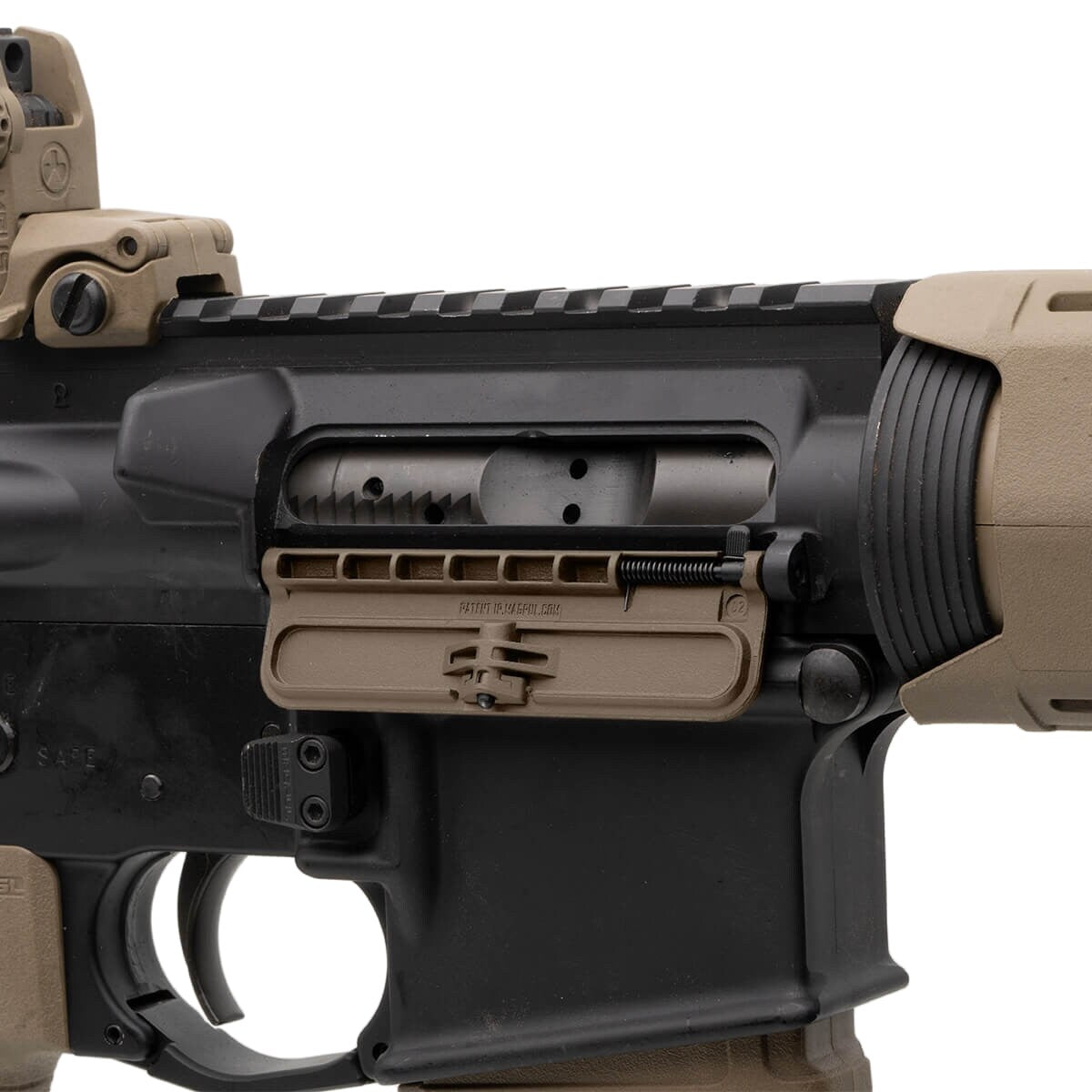 Klapka okna wyrzutnika łusek Magpul do karabinków AR-15/M4/M16 - Flat Dark Earth